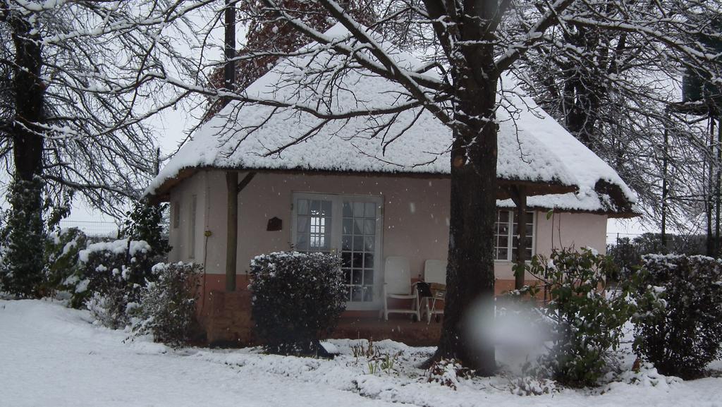 Pennygum Country Cottages Underberg Ruang foto